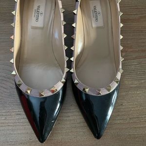 Valentino Garavani Rockstud patent wedge